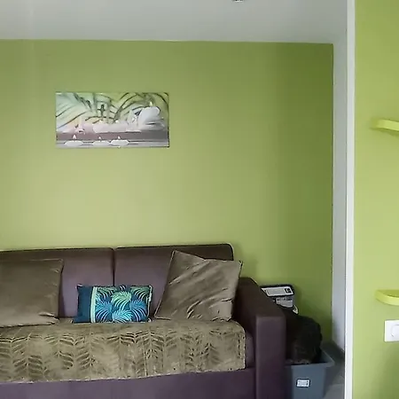 Azalee Apartment *