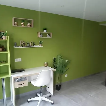Azalee Apartment *
