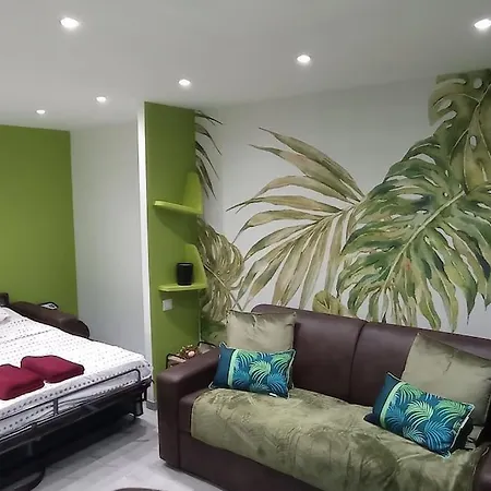 Azalee Apartment *